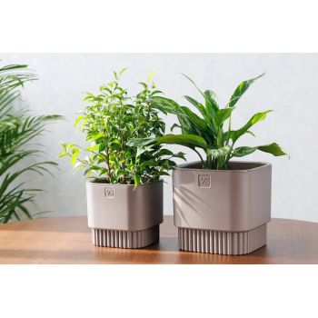 Кашпо пластм. "Бостон" 5,5л 192х192мм h185мм со вставкой Шоколад АМБ-5,5-04 ("VipSet") *1/6