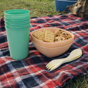 Набор посуды пластм. "Смак 4" 12предм.: 4салатника+4стакана+4вилка-ложка-нож ("Радиан") *1/27