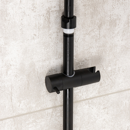 Смеситель д/ванны термостатич. со стойкой для душа+ручной и тропич.душ черный Milardo ILSBLTHM06*1/3