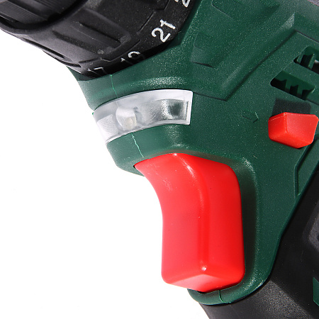 Дрель-шуруповерт 18В 2скор.0-400/0-1400об/мин 30Нм 2Ач 2аккум LI-ION DC1802 PROMO FAVOURITE *1/10