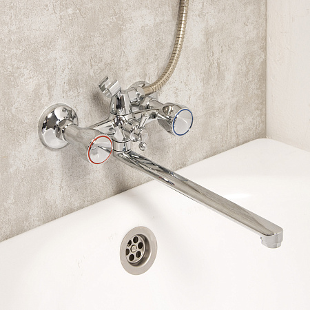 Смеситель д/ванны ROEGEN RR120B плоский излив *1/10