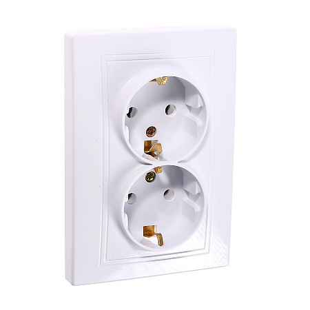 Розетка "Intro Plano" СП 2-мест.белый с/з 2X2P+E Schuko 16А-250В IP20 1-205-01 *10/100