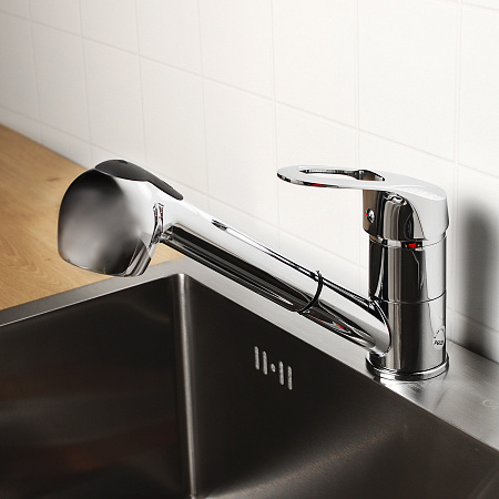 Смеситель для кухни Potato P6029 с выдвижной лейкой *1/10