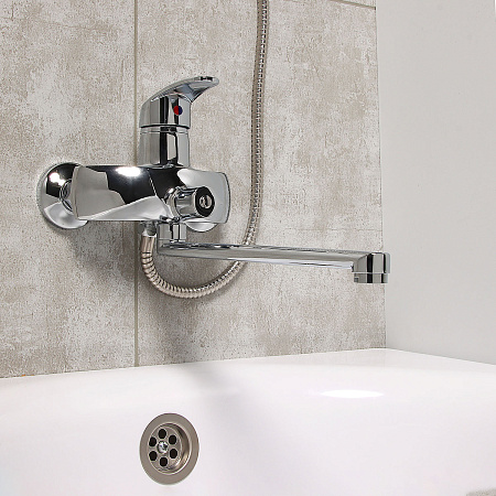 Смеситель д/ванны ROEGEN RC110F однорычажный, 40 мм, со встроенным дивертором *1/10