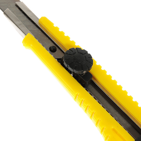 Нож строительный 18мм корпус пластик направл.металл фикс.винт (3064955) "888" *1/90/360