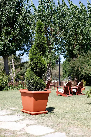 Кашпо пластм. "Вилла" 32,0л 400х400мм h360мм с поддоном Квадр. Терракот.  VK04 ("Serinova") *1/8