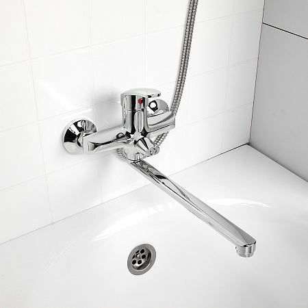 Смеситель д/ванны ROEGEN RC100C однорычажный, 35 мм, со встроенным дивертором *1/10