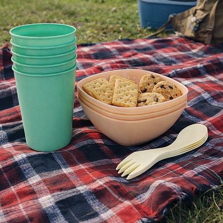 Набор посуды пластм. "Смак 4" 12предм.: 4салатника+4стакана+4вилка-ложка-нож ("Радиан") *1/27