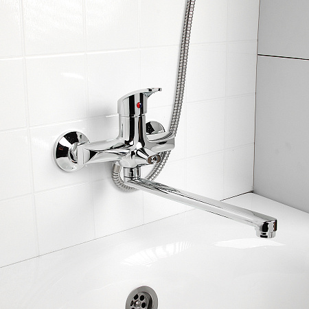 Смеситель д/ванны ROEGEN RC100C однорычажный, 35 мм, со встроенным дивертором *1/10